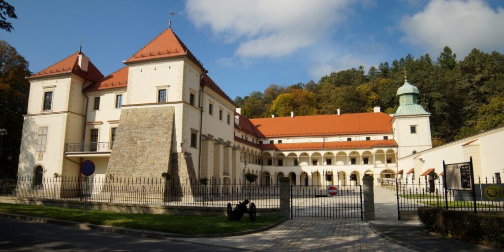 Mucharskie Wzgórze - Zamek Sucha